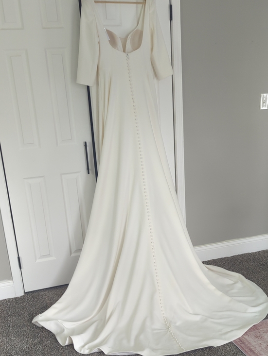 Dresses & Skirts - Ivory Crepe A-line Wedding Dress